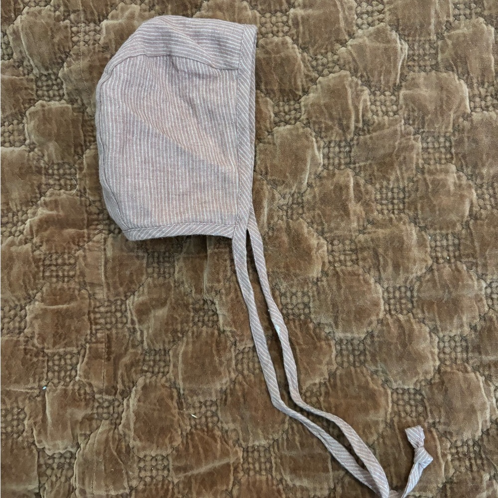 Briar baby bonnet
